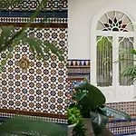 Santa Paula Pool & Luxury